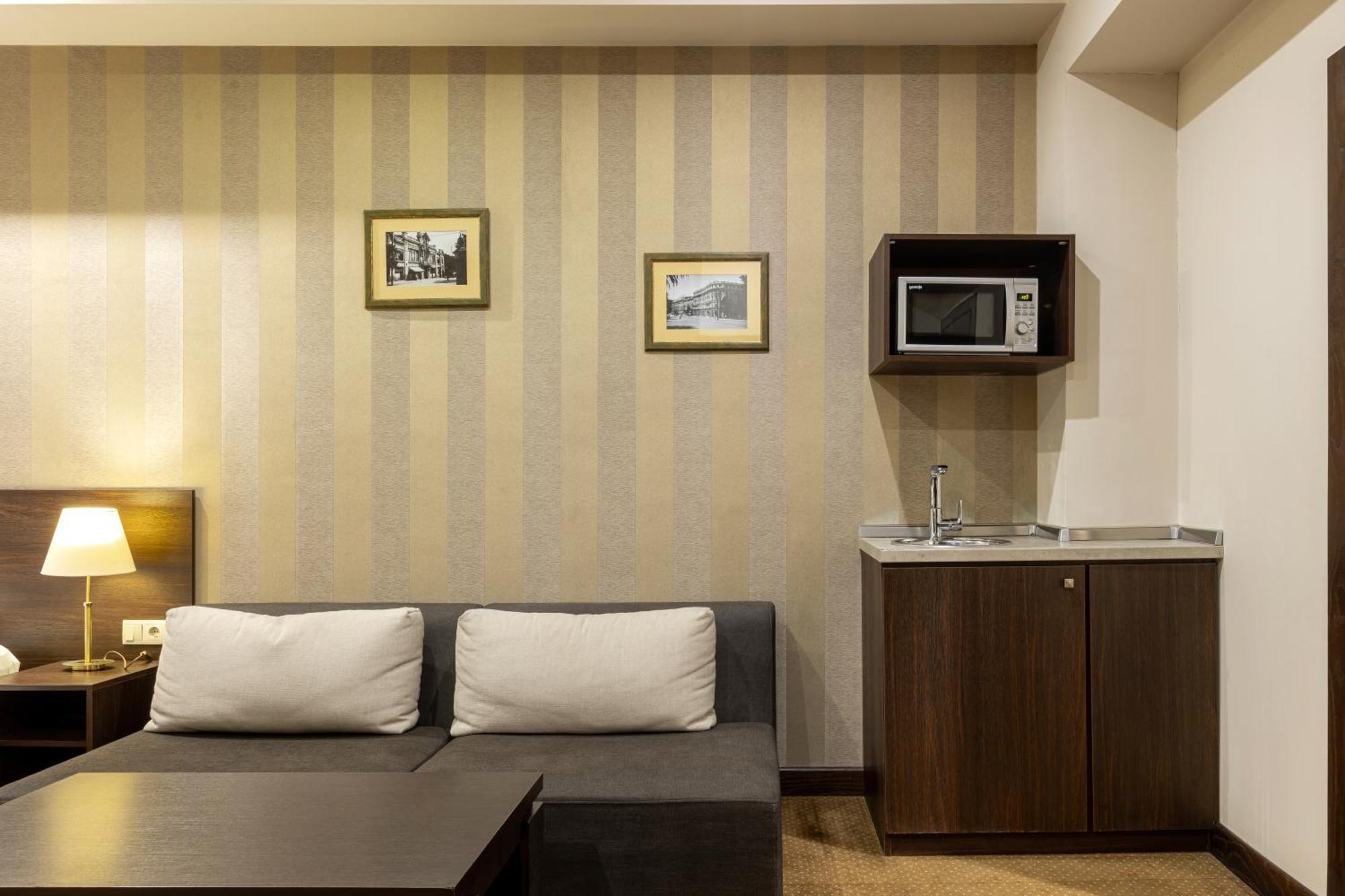 Citrus Hotel Tbilisi Exterior foto